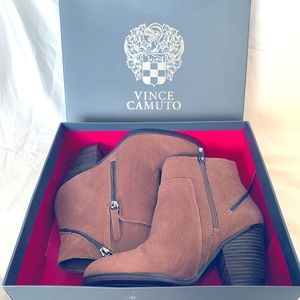 NWOT! Vince Camuto Brown Suede Booties 8.5